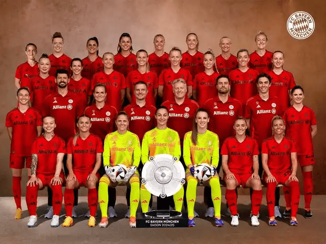 德甲国家德比:多特蒙德VS拜仁慕尼黑,巅峰对决一触即发