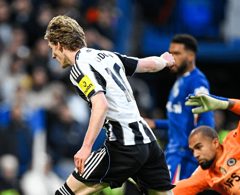 不挖德甲挖英超!曝拜仁复刻奥利塞交易将签戈登,纽卡标价1亿欧